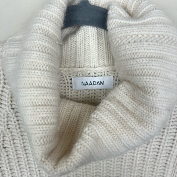 NAADAM Rib Knit Wool-Cashmere-Blend Color
Block Buttoned Turtleneck L - Picture 4 of 8